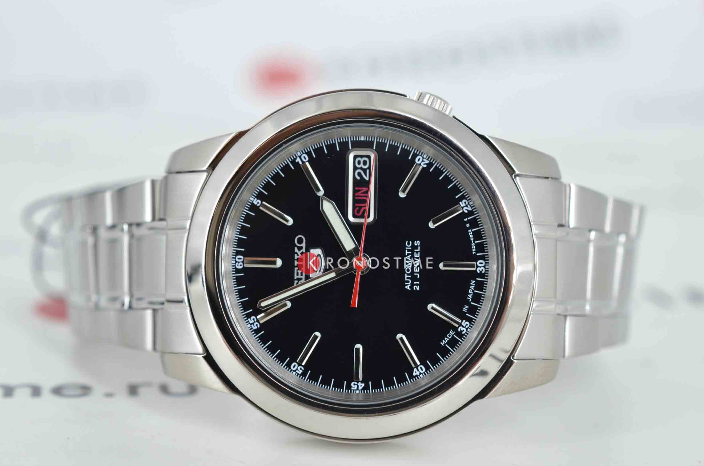 Seiko Seiko 5 Regular SNKE53J1, 5 regular япония мужские часы на браслете нержавеющая сталь боковой вид